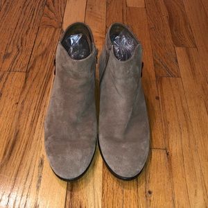 Aerosoles Mythology Bootie - Tan Suede